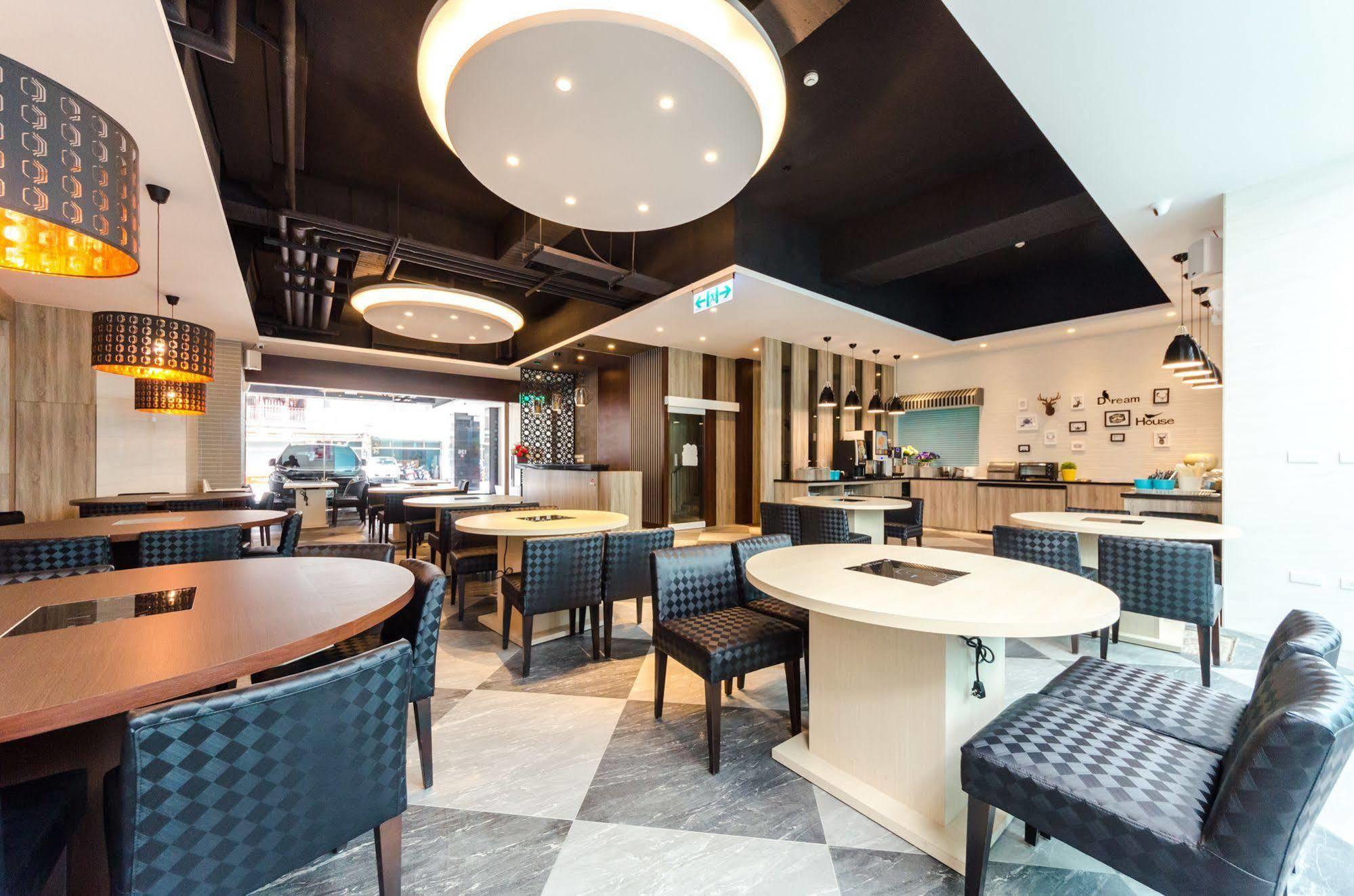 טאינאן P&E Hotel מראה חיצוני תמונה