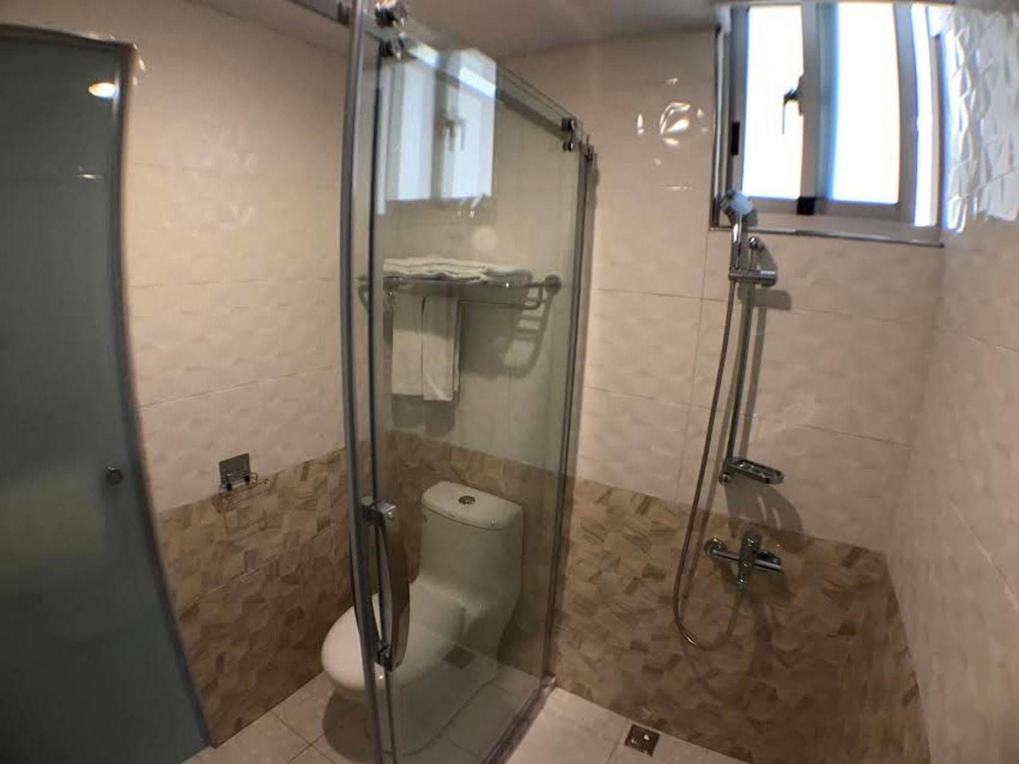 טאינאן P&E Hotel מראה חיצוני תמונה